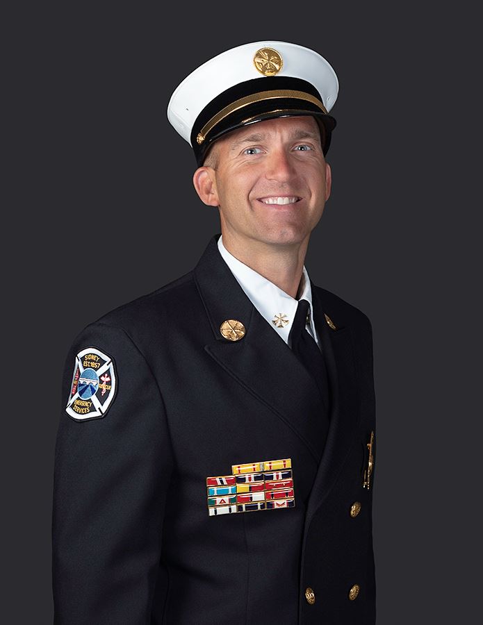 Head shot of Dallas Davis